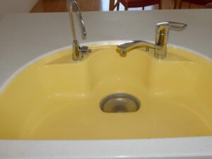 愛媛キッチン取付け隊　浄水器の取り外し　施工前